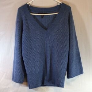 White House Black Market Blue Ribbed V-Neck Sweater Medium Classic Workwear